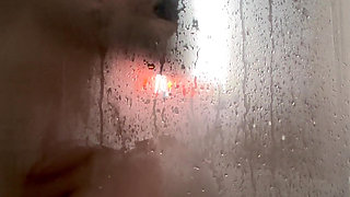 Loud Tattooed Big Natural Boobs Shower and Put on a Show with Fingers and Pink Dildo