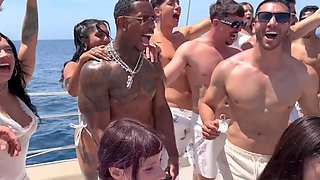 It's so cool to cum in a crowd of girls with their mouths open wide