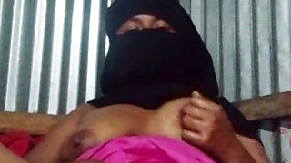 Sexy Woman Masturbating with Her Hand - Video