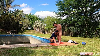 The Owner and the Pool Boy - LatinLeche