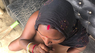 Desi Bhabhi From the Neighborhood Was Sweeping Naked and Went and Fucked