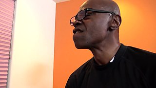 Mixed Race Gets Ebony Gets Dp In The Gym