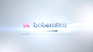 Natalia Starr Comes to Our Studio for an Interview