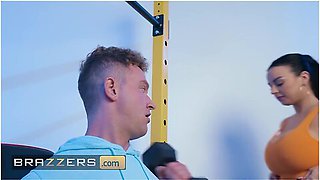 Van Wylde And Payton Preslee In Notices Van Ogling Her While She Does Some Workout & Decides To Fuck Him