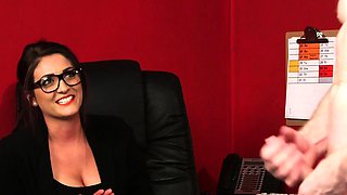 Great Amateur Video Of Hot amateur brunette masturbates