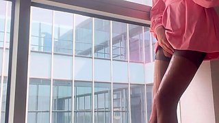 Yuanladyboy:Wearing black stockings squirting in front of