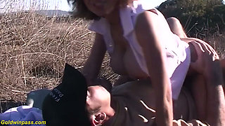 Monster tit milf picked up for outdoor fucking