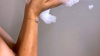 Cute amateur brunette naughty in solo jerking show on camera