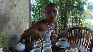 Thai hottie gives sloppy BJ in public pool