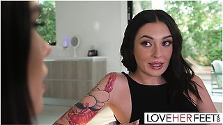 True Friends Share - Ivy Ireland And Charlotte Sins