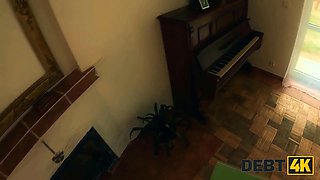 Debt4k. this facehole does its job perfectly