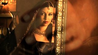 Deva Dassi s Sensual Show