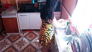 I Fucked In The Kitchen With My Stepmoms Friend Who Came To Take Care Of Us - Hot Babysitter - Luis Herm