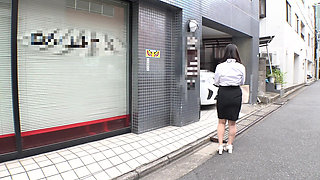 Guerrilla Appearances in Various Places in Tokyo.
