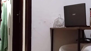 While the Husband Is at Work, the Wife Receives the Delivery Man.