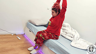 4K Pissing on Myself Before Shower Impossible Position Pee