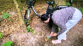 Dumb Brunette Broke Her Bike in the Woods & Pay with Her Pussy for the Repair! Doggystyle Fuck