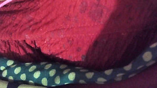 Bhabhi ne apni chuchi ko chata