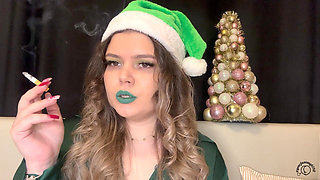 Seductive Elf Smoking Green Lipstick Cig Puffs
