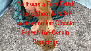 Mrs Mature Feet Agrees to Do a Photoshoot Part 1. 540