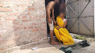 Indian Housewife Outdoor Fucking with Neighbour Brother in Law