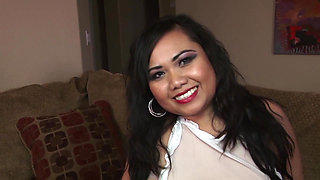 Tasty Tia fucking in a threesome