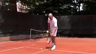 Bonny Bon hot MILF porn video