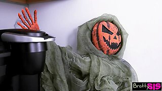 Dressed as a Naughty Nurse, Angel Gostosa Can't Stop Sampling Her Stepbro's Halloween Candy Cock