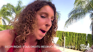 Misschaudexxx, I Suck and Fuck by the Pool