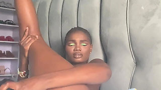 I Like Watching Myself on Camera Getting Naughty with My Huge Dido