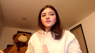 Romanian amateur webcam teen masturbate