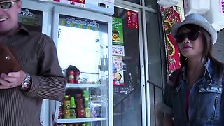 Tongue pierced Thai MILF gets picked up