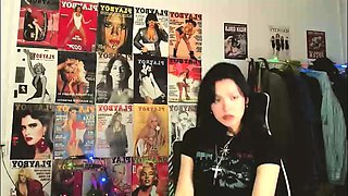 Small titted brunette teen fingering on the bed