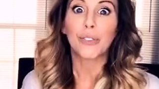 Slut MILF fills her holes and stretches her gaping ass live