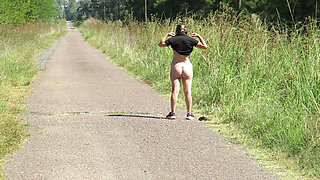 Patricia Undresses Under the Summer Sun