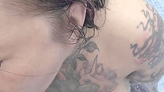 Swimmingpool Blowjob