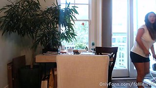 Amateur webcam girl masturbate big dildo