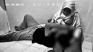 Damn! Caught on Video: Malay High School Student Gets Handjob in Classroom