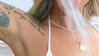 Kali Roses & Elana Bunnz - Teddy Tarantino Car Wash Fuck