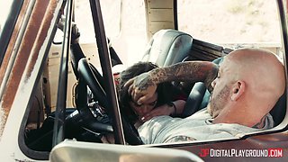 Derrick Pierce's Wild Latina Passion Explodes in Outdoor Heat