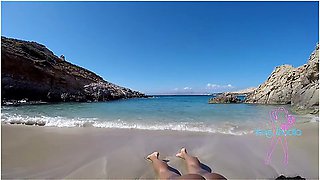 Eating And Fucking A Delicious Cock On The Beach During The Holidays