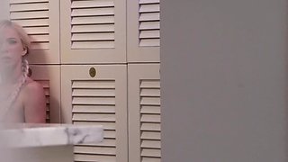 Locker Room Lust 1 - Flixxx