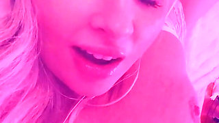 Sexxxing You. Climbing on Top of You Is All I Wanna Do