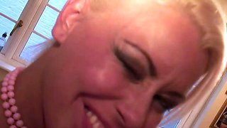 Porn a riffic Impromptu Threesome Unleashes XXX Indulgence