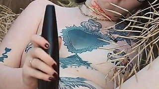 Cutesy Farmgirl Fucks Herself on a Walk
