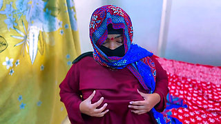 Arab Hotel BBW Maid Was Horny in Saudi Arabia & I See Her Big Ass & Big Tits & Start Masturbat