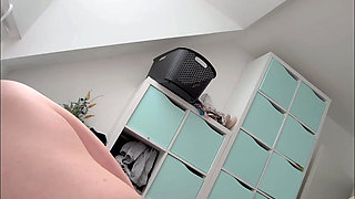 She Loses Her Mind When He Fucks Her From Behind And Scratches Her Head