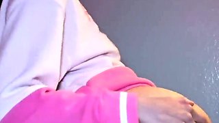 Cute amateur webcam teen girl toying pussy on webcam