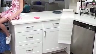 Sexy cougar likes to eat her fresh girlfriend's