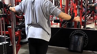 Amateur Foot Fetish Girlfriend Sucks and gives a Footjob